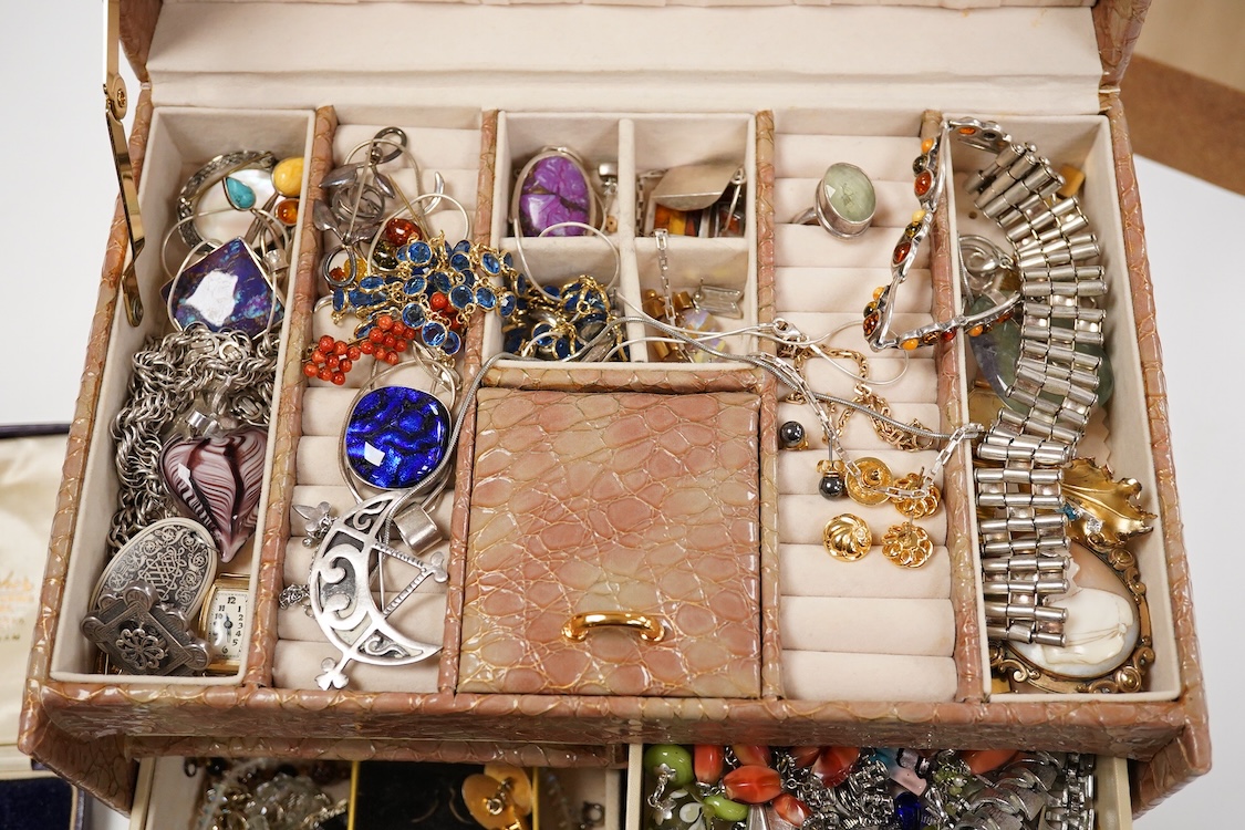 A 9ct gold bracelet, 18cm, 3.5 grams and a quantity of silver, white metal, 925 and costume jewellery, a gold plated half hunter pocket watch contained in a jewellery box.